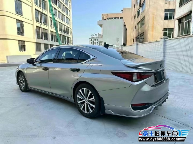 18年雷克萨斯ES轿车抵押车出售