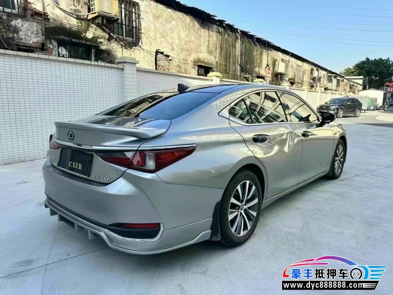 18年雷克萨斯ES轿车抵押车出售