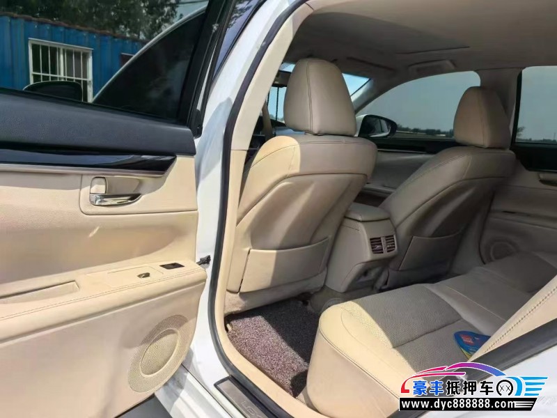 15年雷克萨斯ES轿车抵押车出售