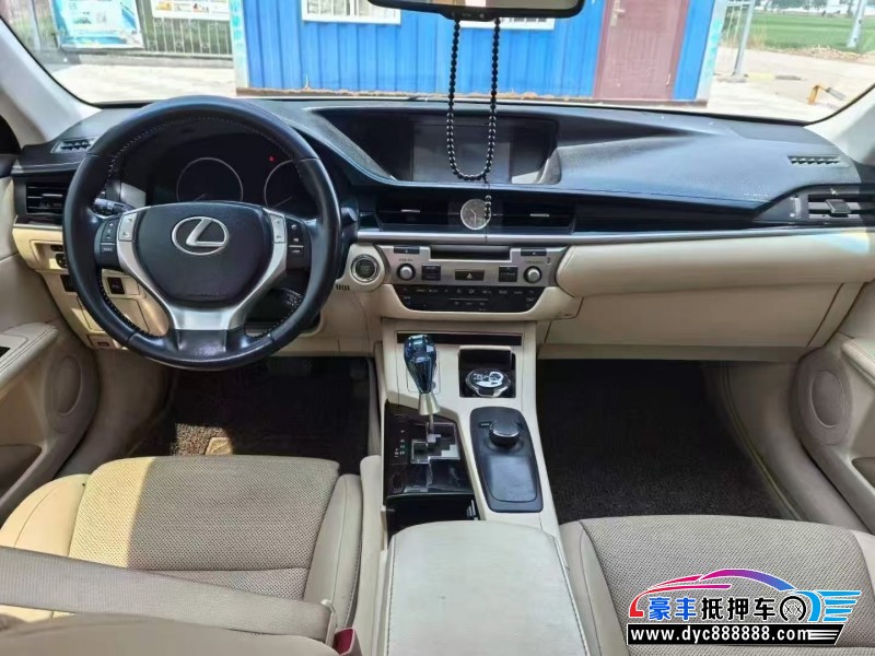 15年雷克萨斯ES轿车抵押车出售