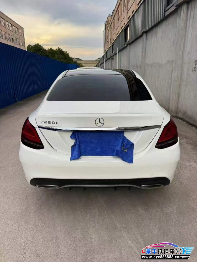 19年奔驰C轿车抵押车出售