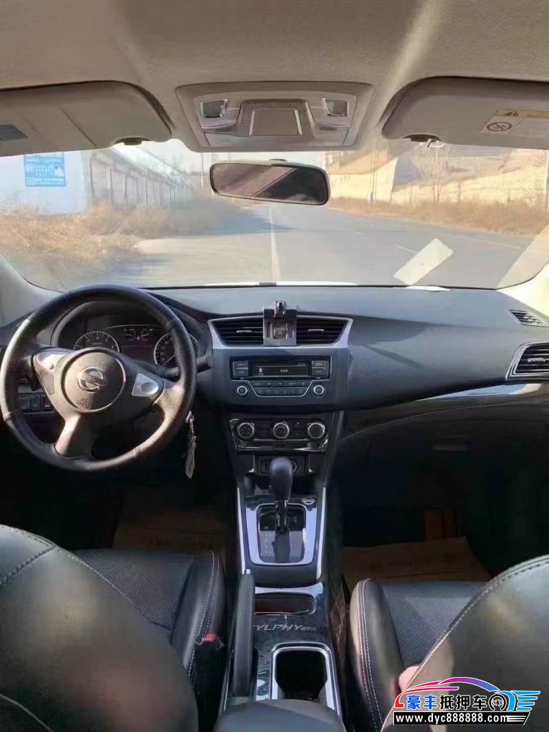 22年日产轩逸轿车抵押车出售