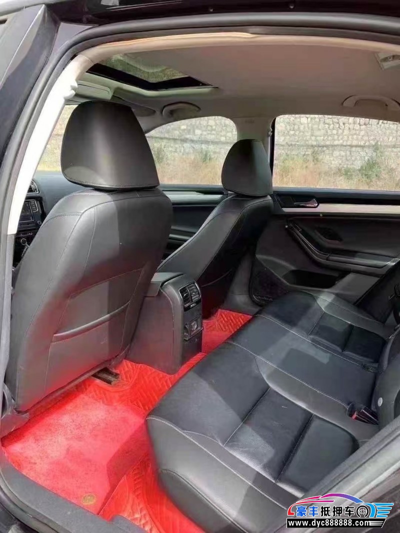 18年大众速腾轿车抵押车出售