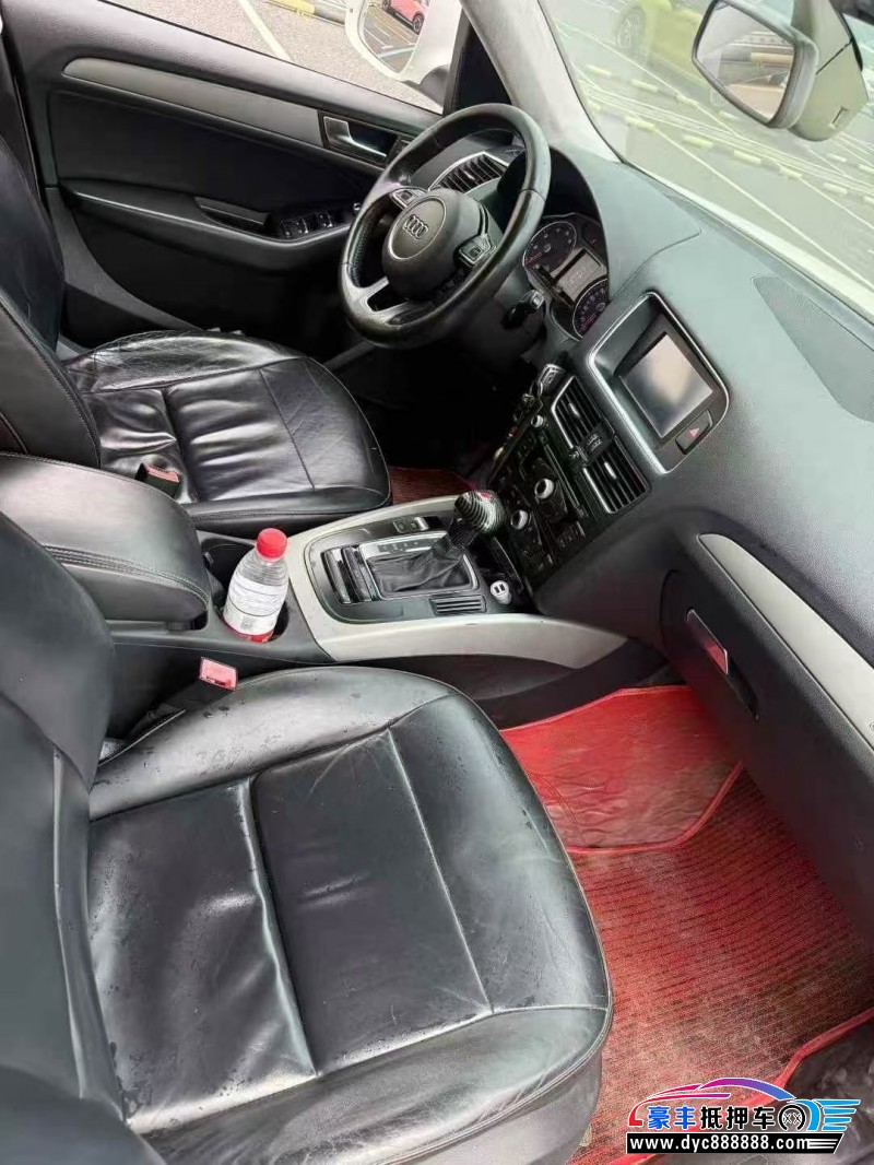 17年奥迪Q5轿车抵押车出售