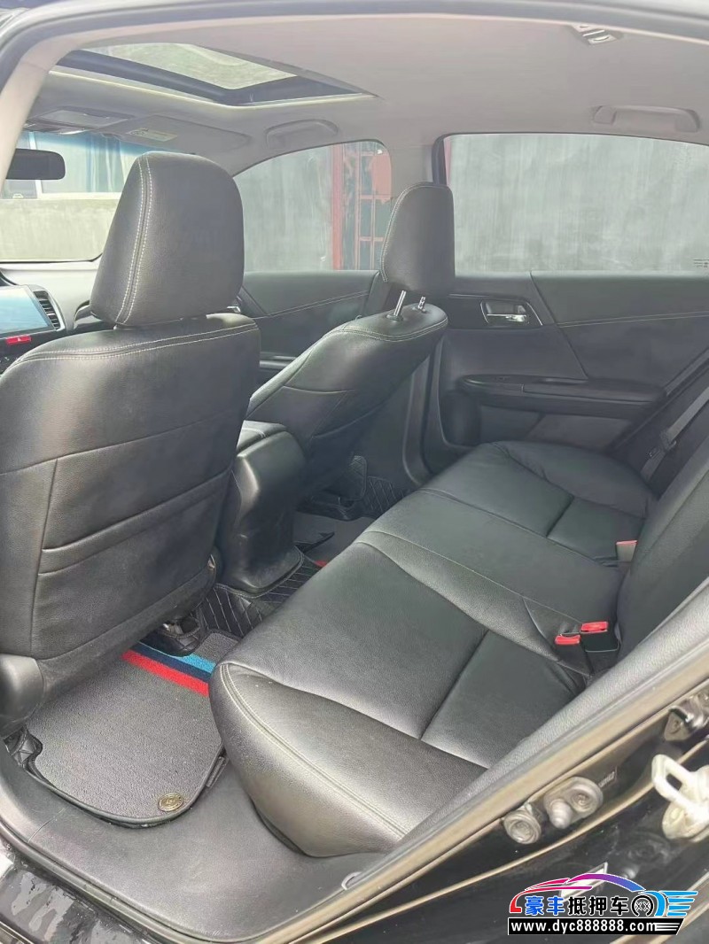 17年本田雅阁轿车抵押车出售