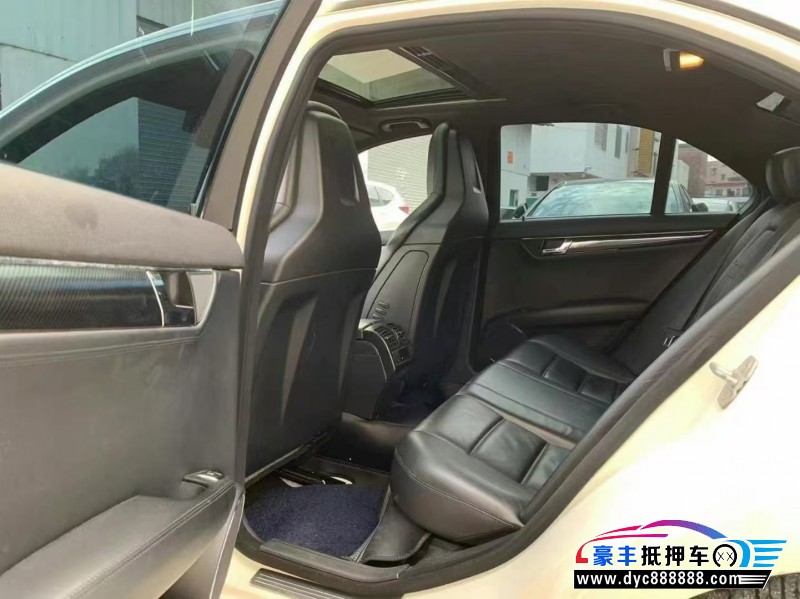 11年奔驰C轿车抵押车出售