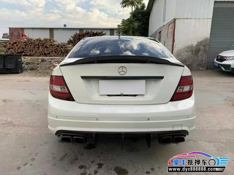 11年奔驰C轿车抵押车出售