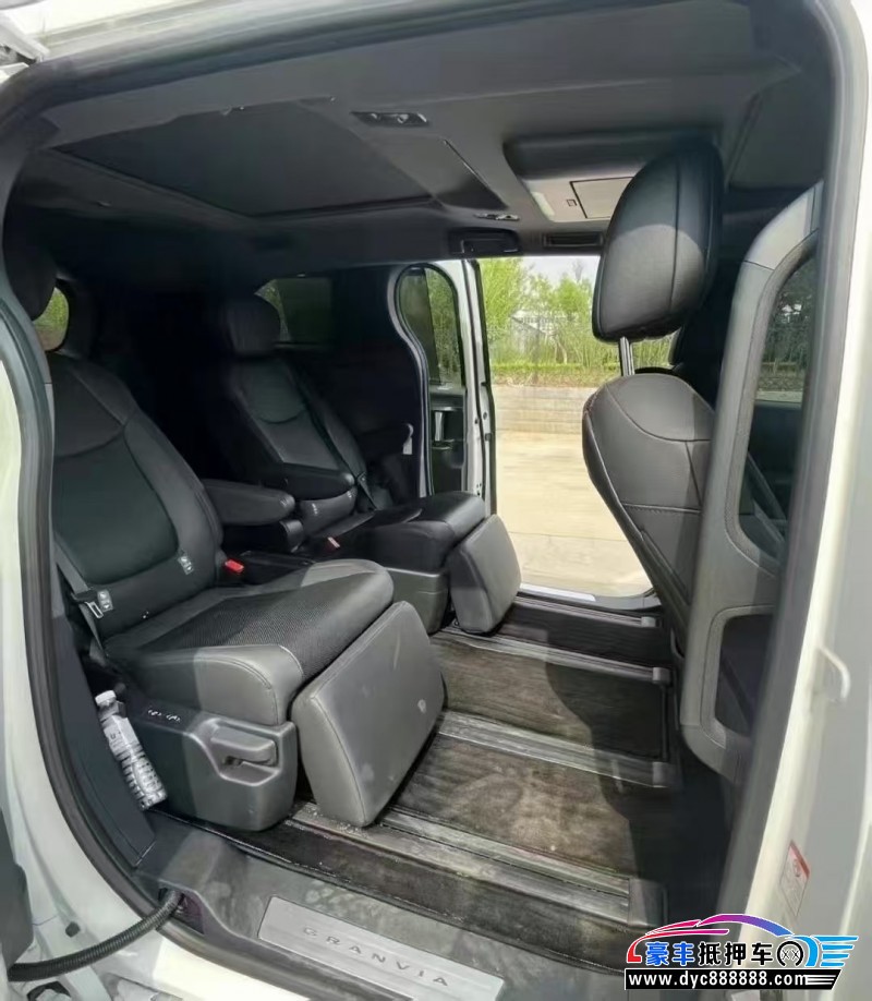 24年丰田格瑞维亚轿车抵押车出售