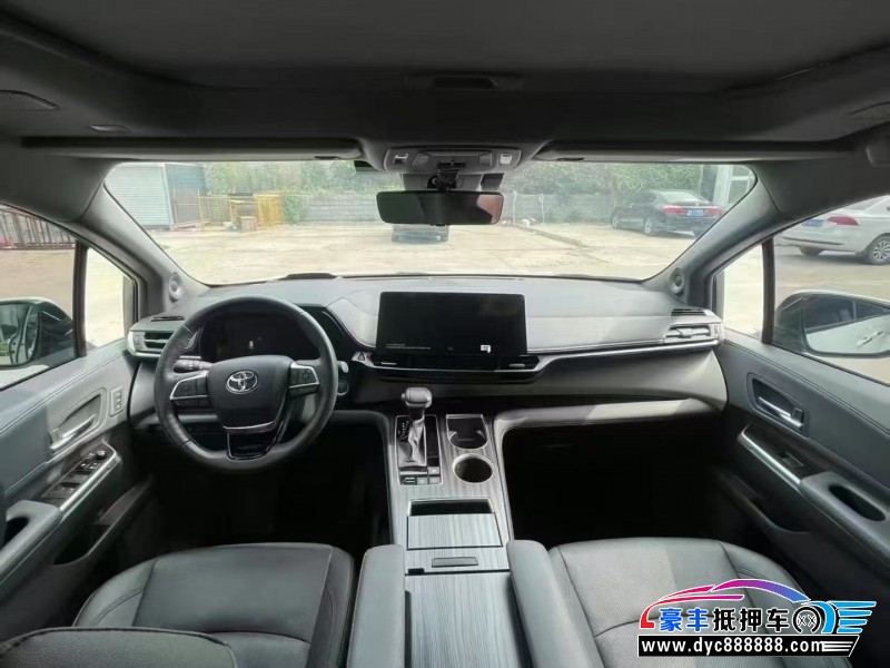 24年丰田格瑞维亚轿车抵押车出售