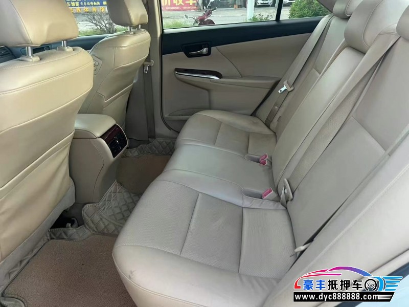 14年丰田凯美瑞轿车抵押车出售