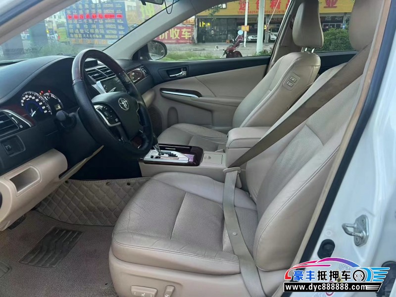 14年丰田凯美瑞轿车抵押车出售