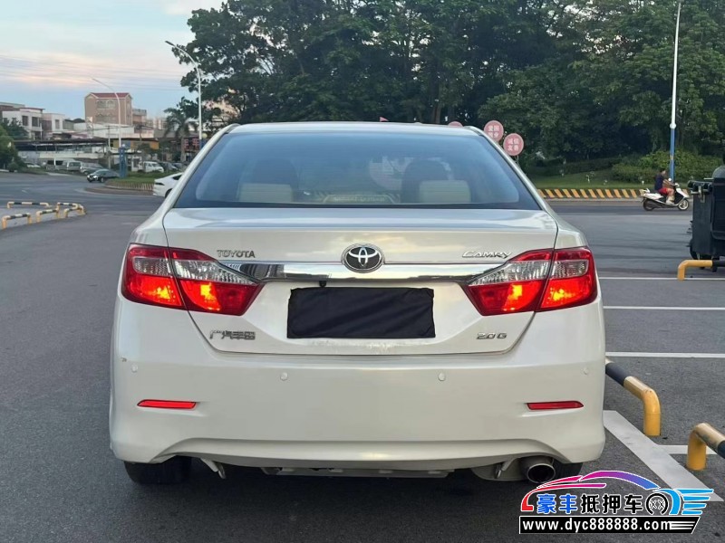 14年丰田凯美瑞轿车抵押车出售