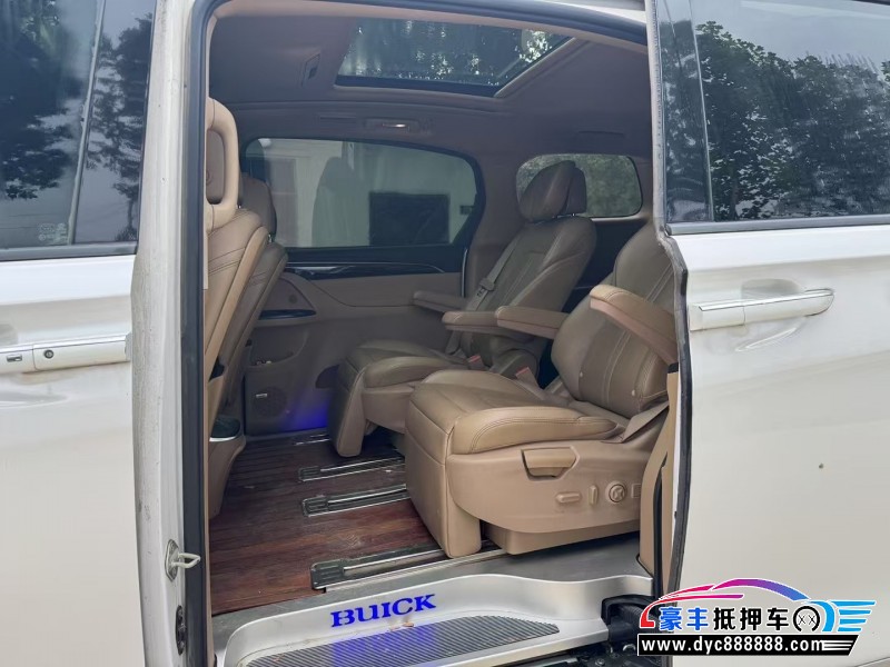 18年别克GL8轿车抵押车出售