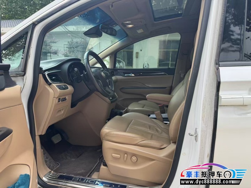 18年别克GL8轿车抵押车出售