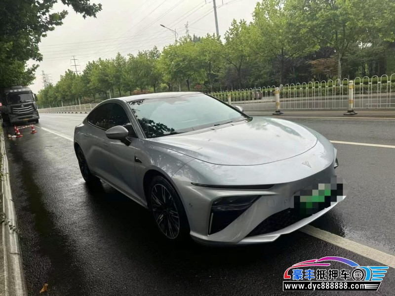 23年哪吒S轿车抵押车出售