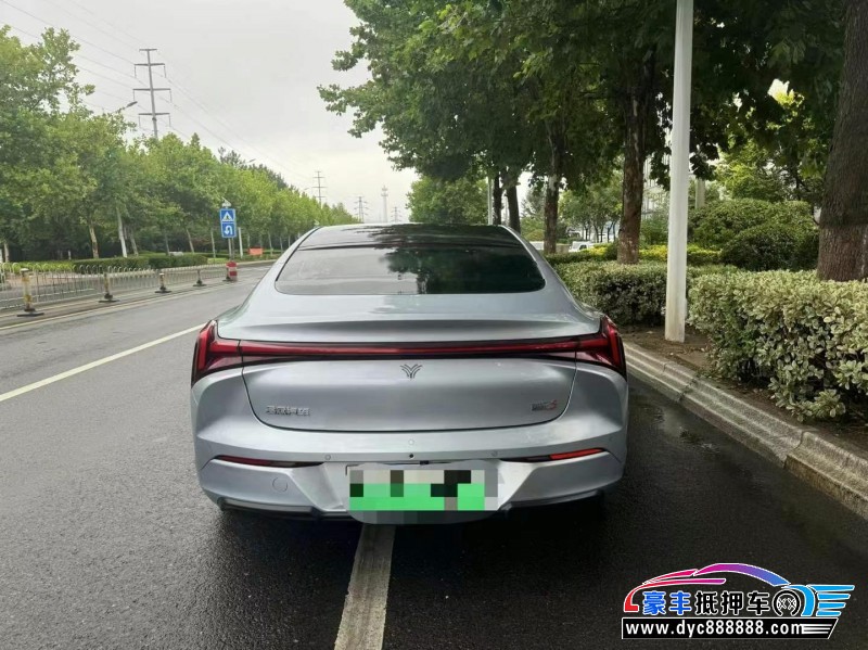 23年哪吒S轿车抵押车出售