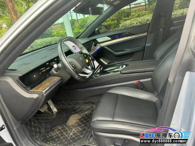 23年哪吒S轿车抵押车出售