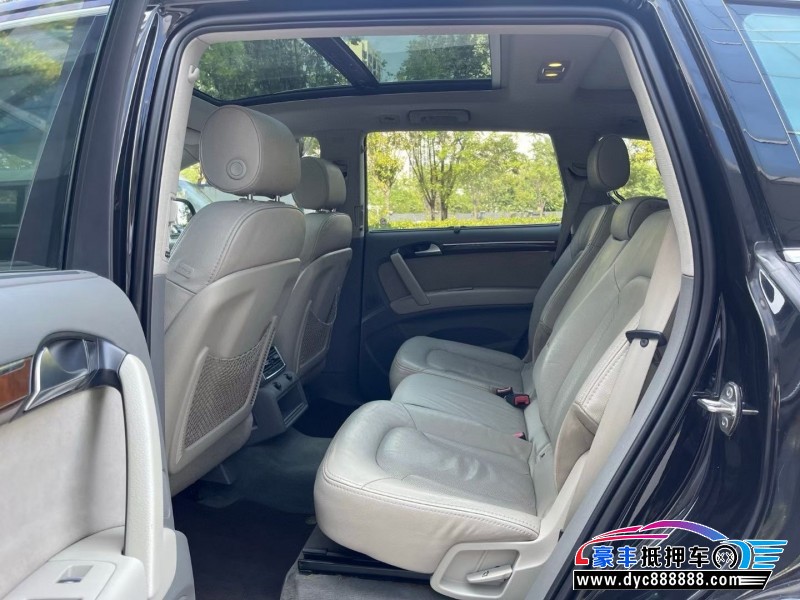 13年奥迪Q7轿车抵押车出售