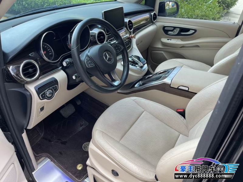 19年奔驰V轿车抵押车出售