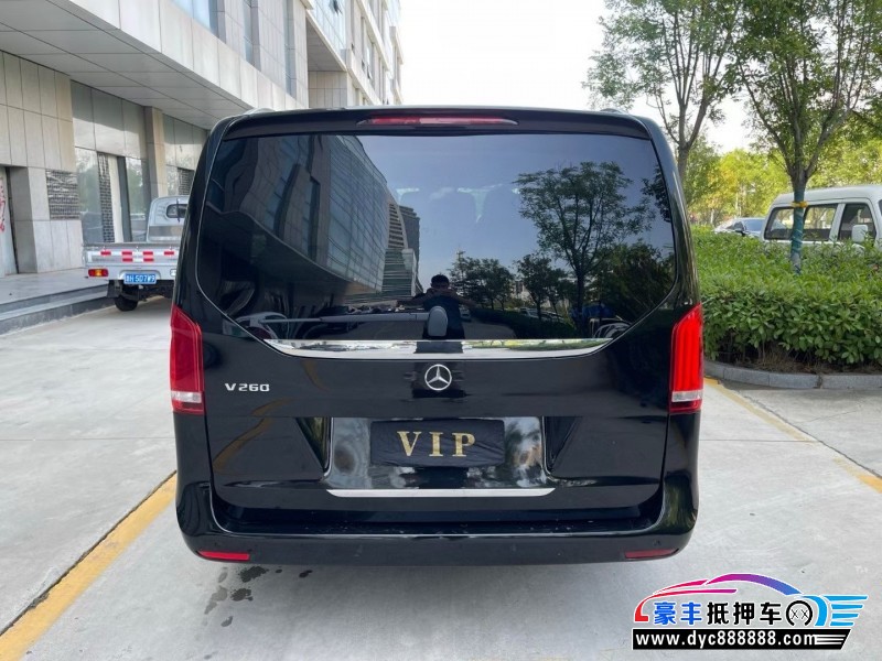 19年奔驰V轿车抵押车出售