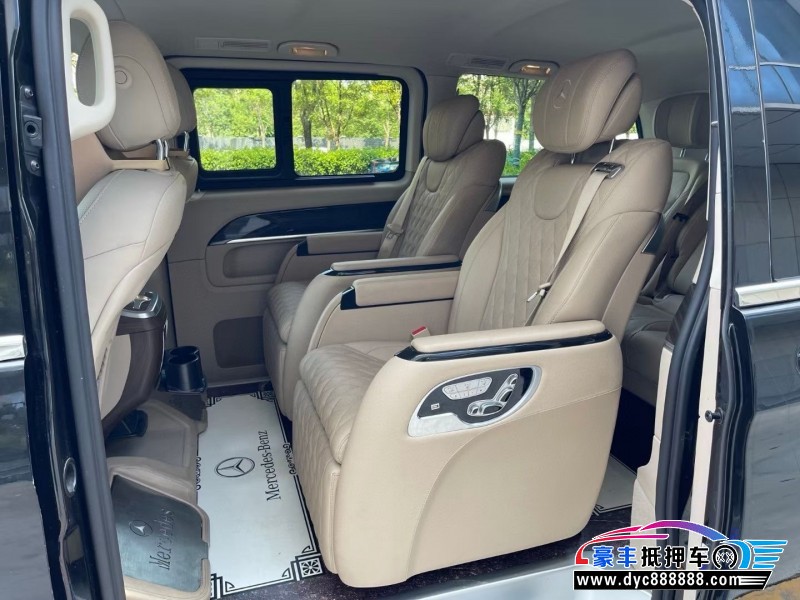 19年奔驰V轿车抵押车出售