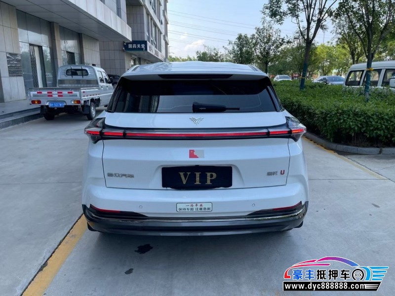 23年哪吒U轿车抵押车出售