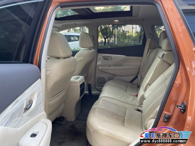 18年日产楼兰轿车抵押车出售