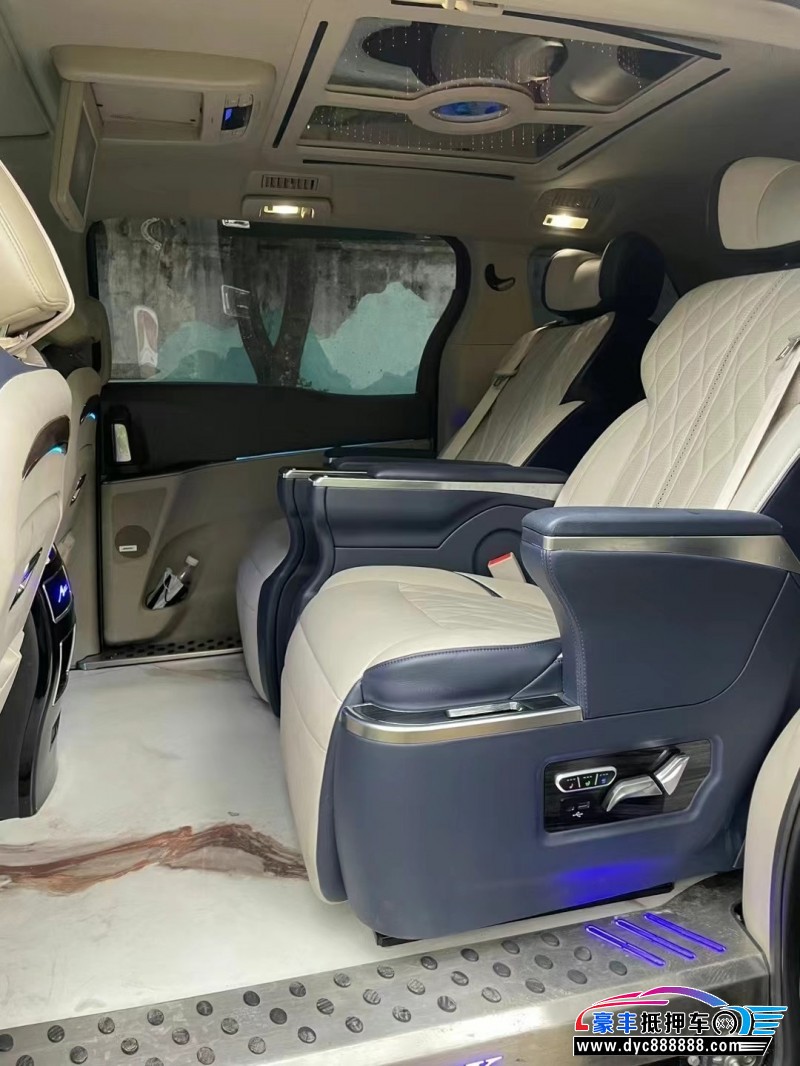 13年别克GL8轿车抵押车出售