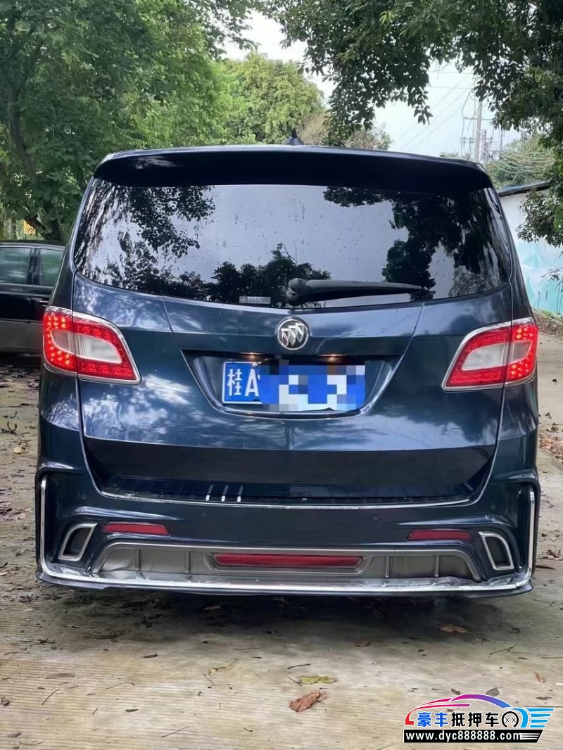 13年别克GL8轿车抵押车出售