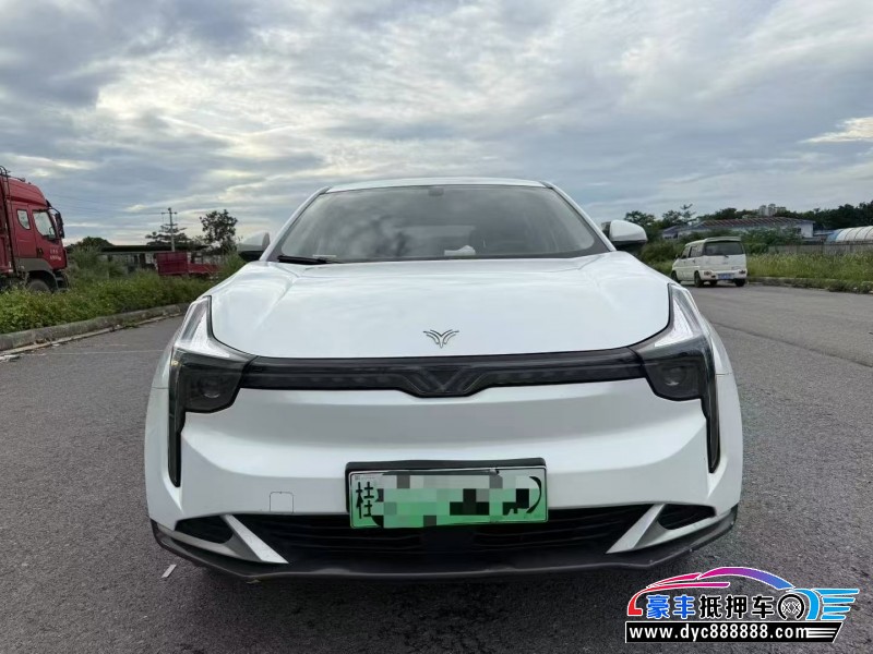 23年哪吒U轿车抵押车出售