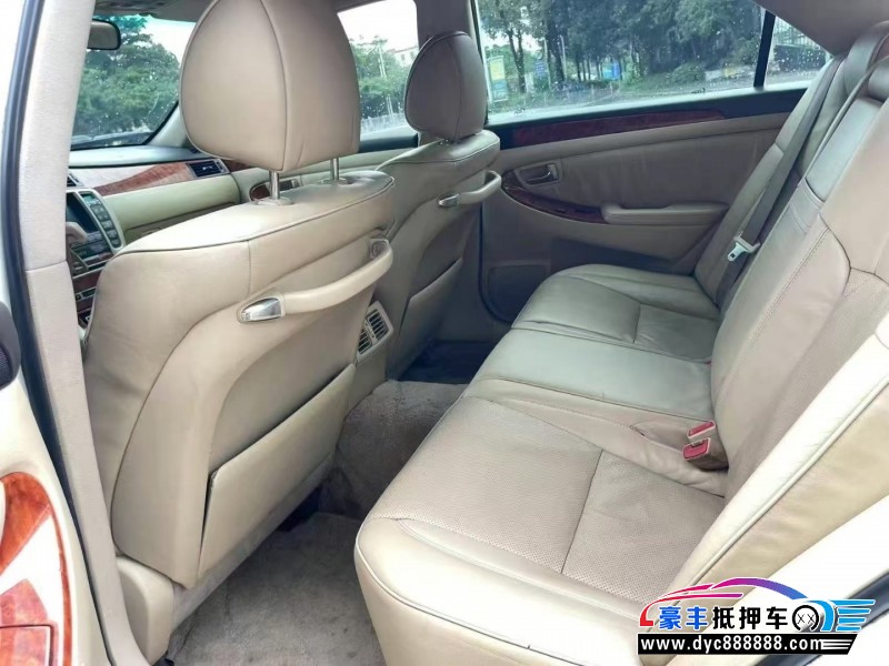 07年丰田皇冠轿车抵押车出售