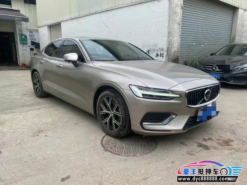24年沃尔沃S60轿车抵押车出售