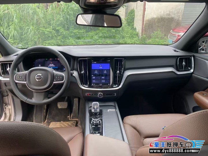 24年沃尔沃S60轿车抵押车出售