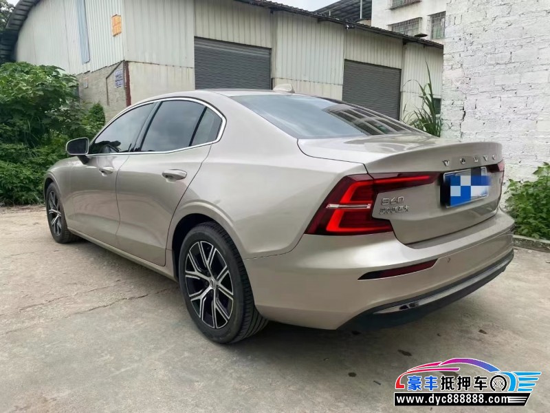 24年沃尔沃S60轿车抵押车出售