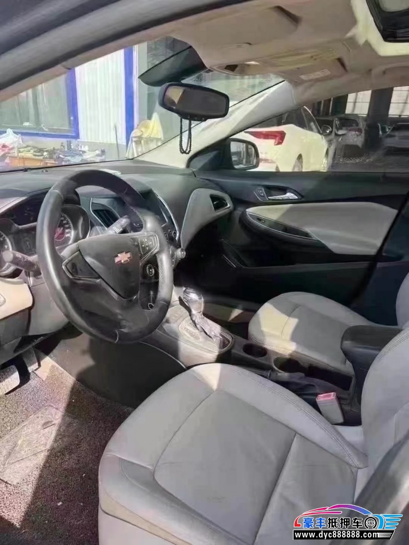 15年雪佛兰科鲁兹轿车抵押车出售