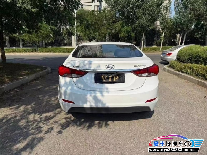 16年现代朗动轿车抵押车出售