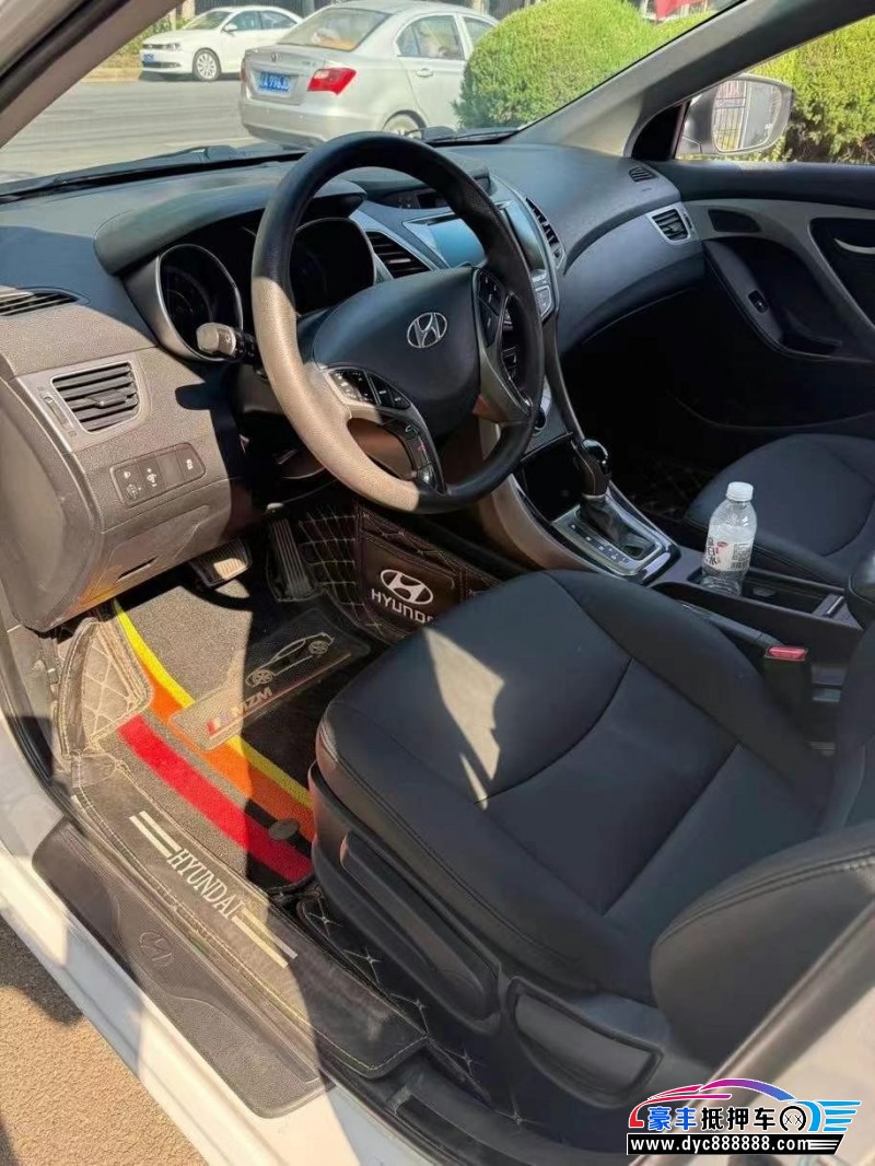 16年现代朗动轿车抵押车出售