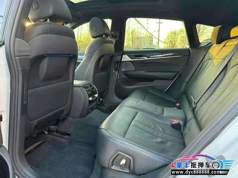 20年宝马6系轿车抵押车出售