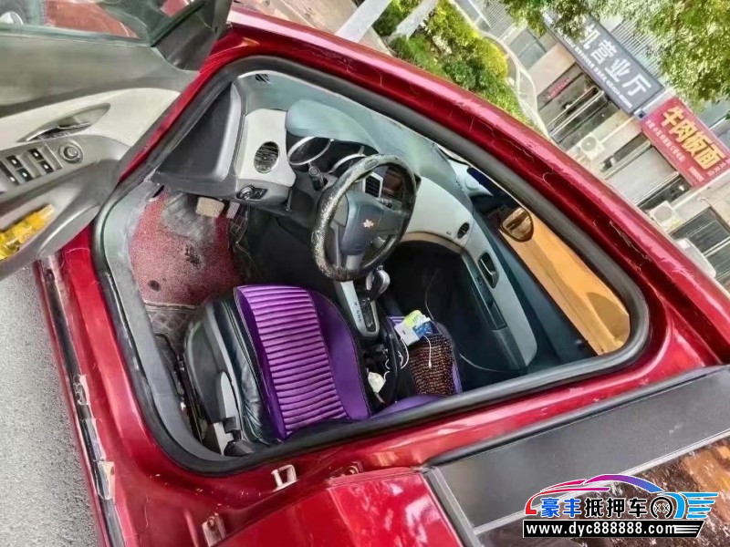 14年雪佛兰科鲁兹轿车抵押车出售