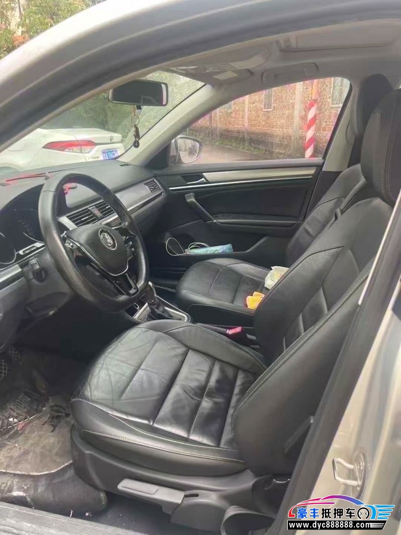 16年大众宝来轿车抵押车出售