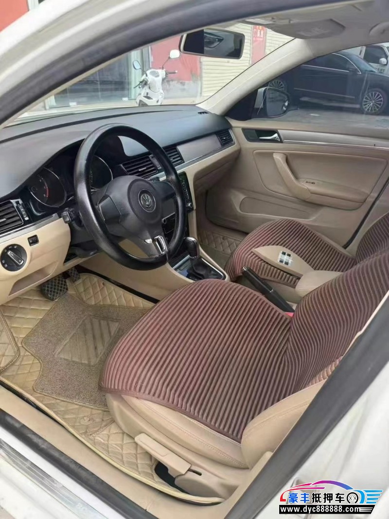 15年大众宝来轿车抵押车出售