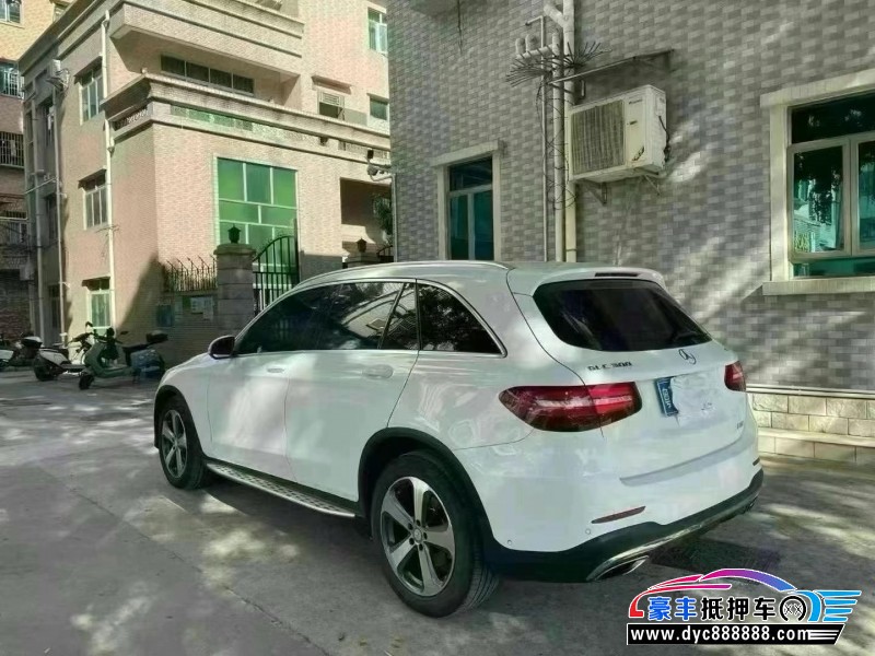 17年奔驰GLC轿车抵押车出售