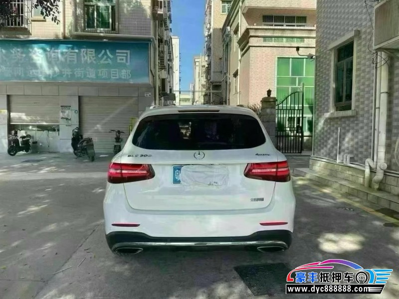 17年奔驰GLC轿车抵押车出售