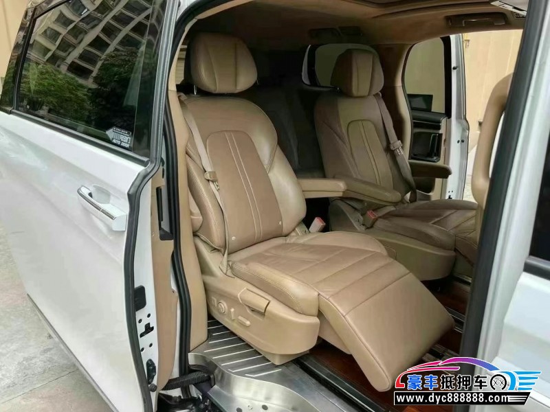 17年别克GL8轿车抵押车出售