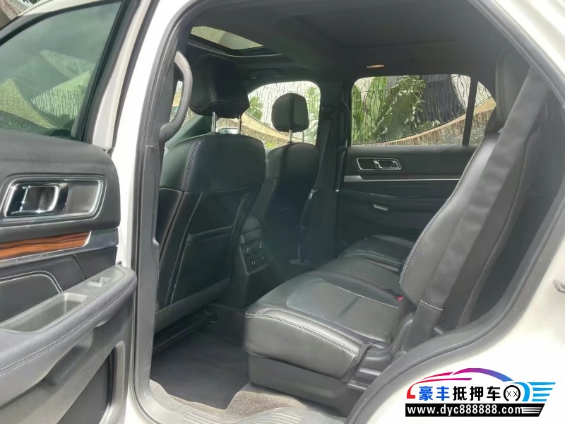 18年福特探险者轿车抵押车出售