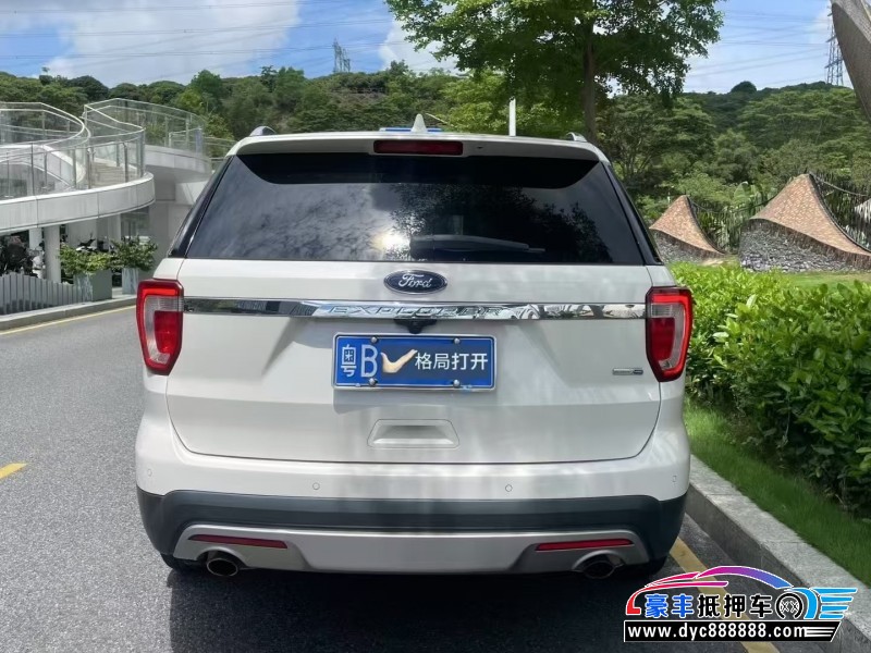 18年福特探险者轿车抵押车出售