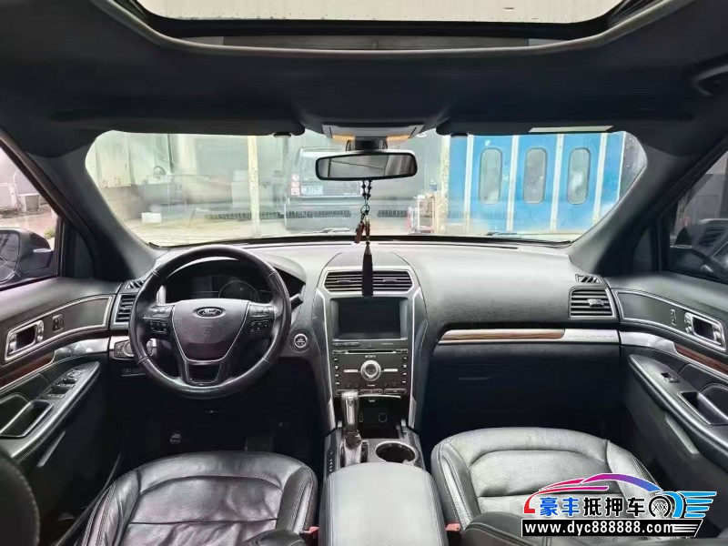 18年福特探险者轿车抵押车出售