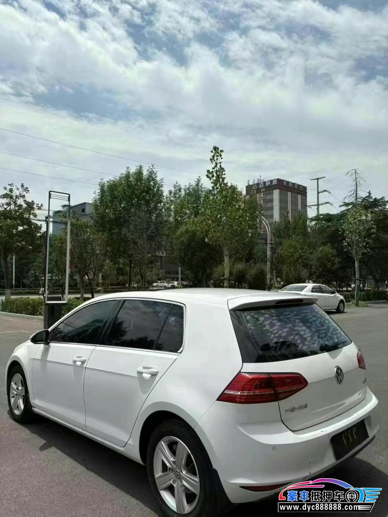 15年大众高尔夫轿车抵押车出售