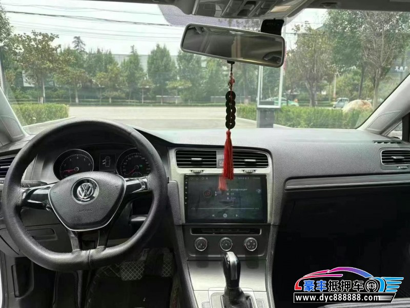 15年大众高尔夫轿车抵押车出售