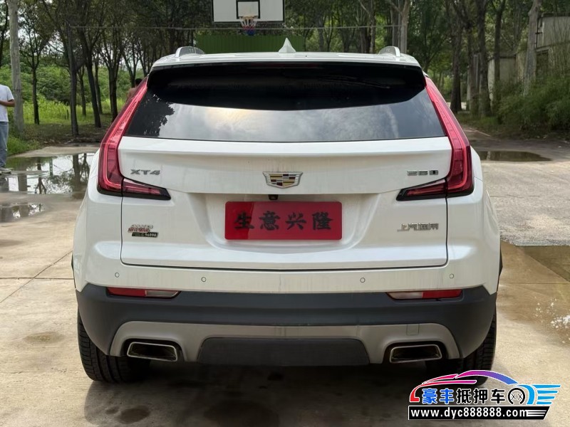 18年凯迪拉克XT4轿车抵押车出售